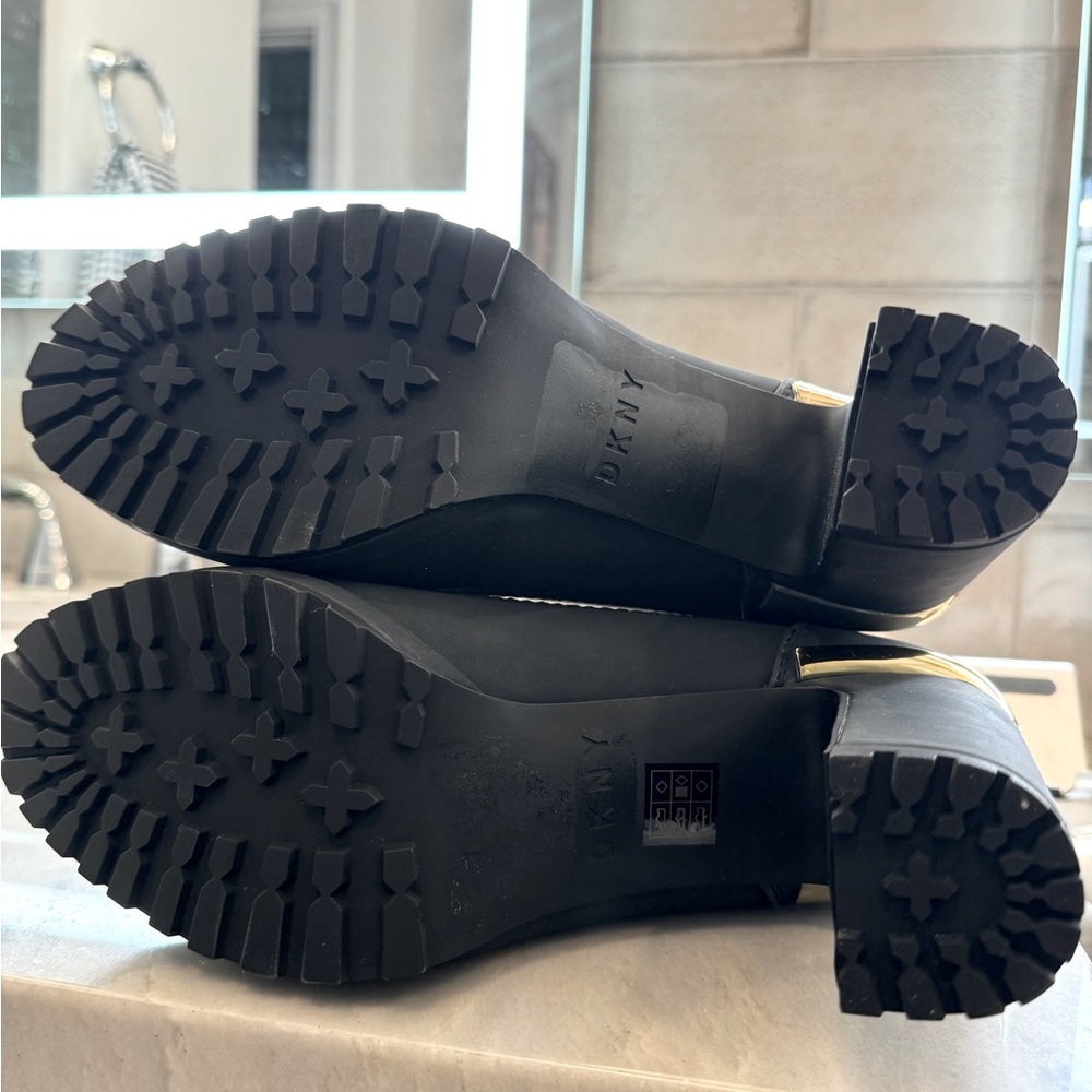 DKNY Ankle Boots - Picture 5 of 6